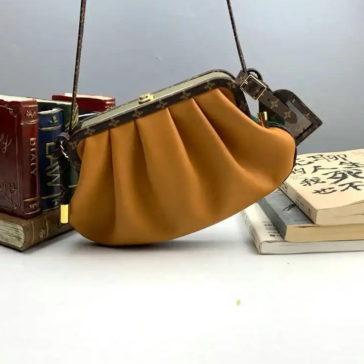 Fashionrepsfam ru 20B570263 Bags LV 0805